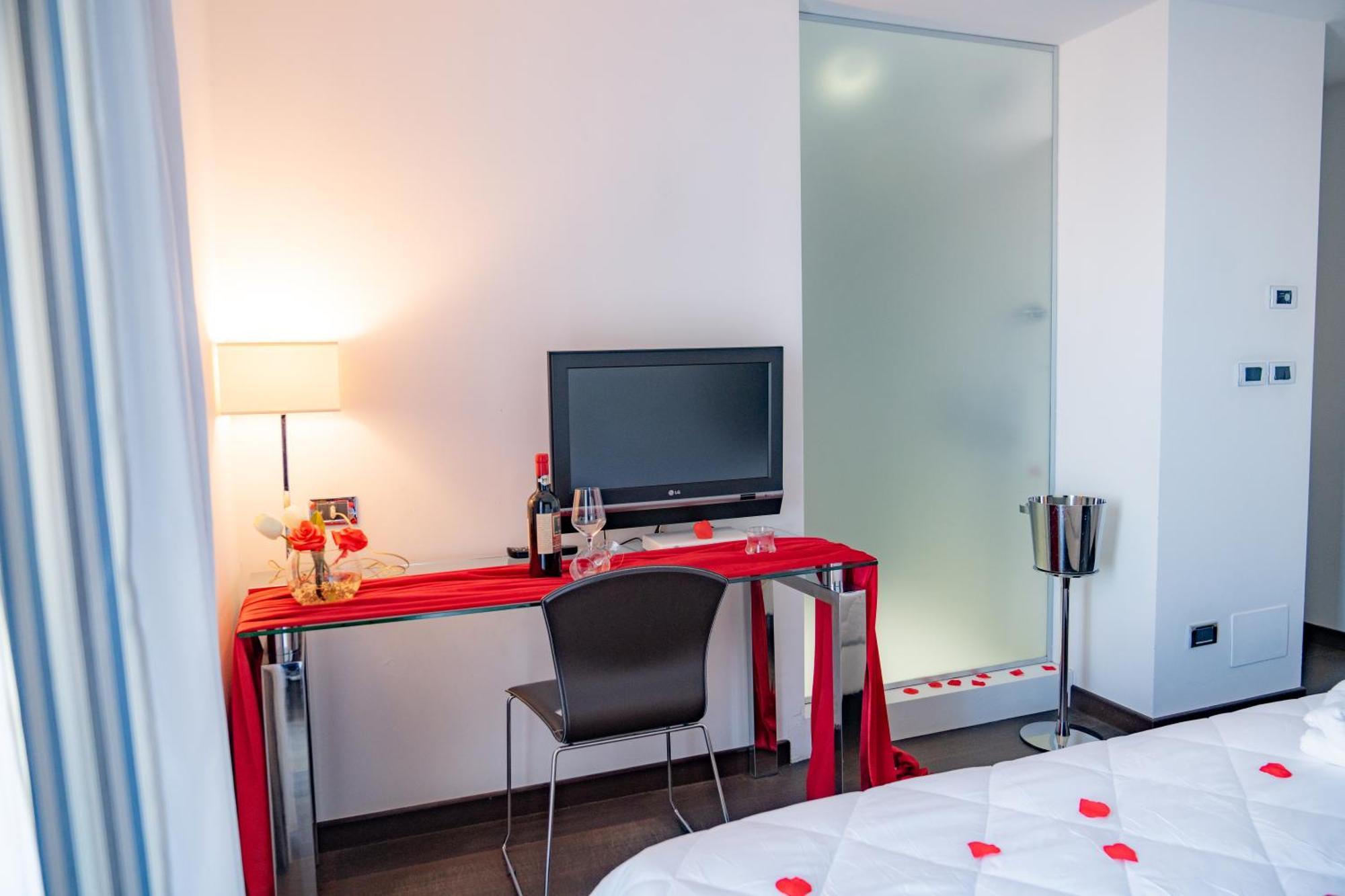 Hotel Napoleon Torre Melissa Eksteriør bilde
