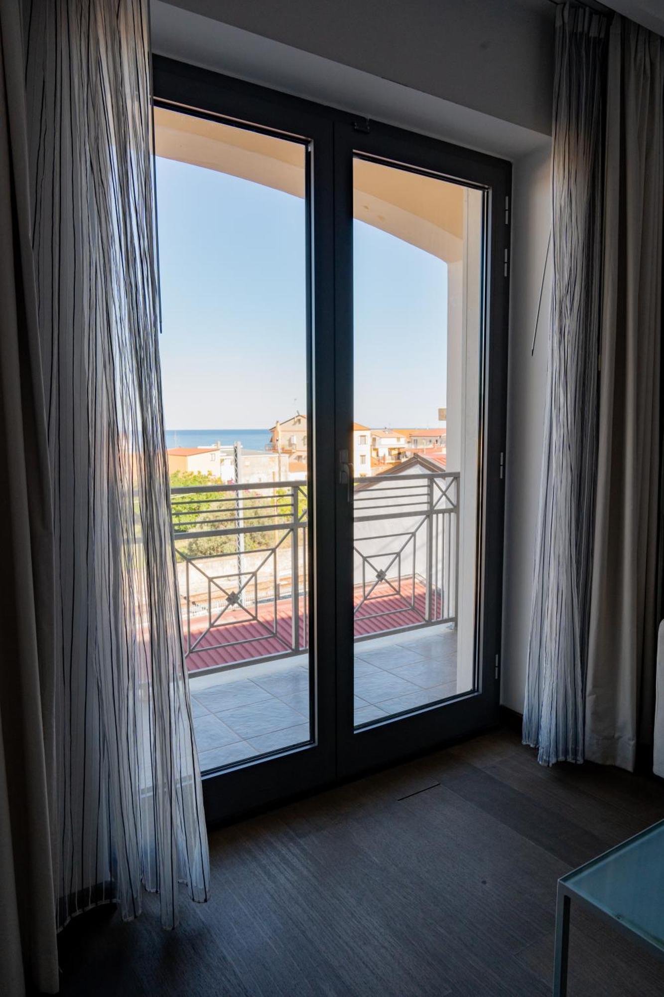 Hotel Napoleon Torre Melissa Eksteriør bilde