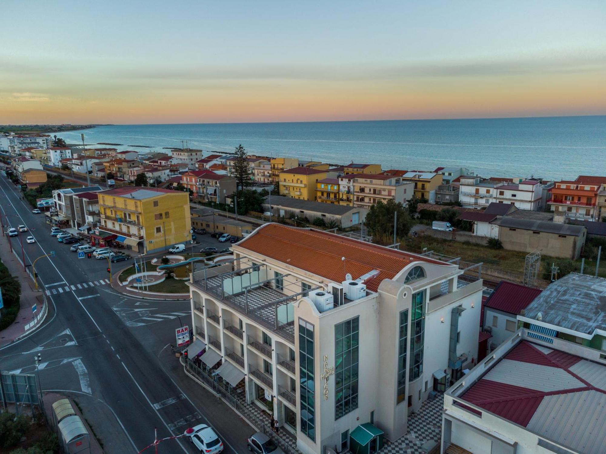 Hotel Napoleon Torre Melissa Eksteriør bilde